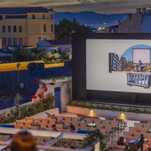 Το Cine Paris επέστρεψε! Δείτε πώς άλλαξε το ιστορικό θερινό σινεμά