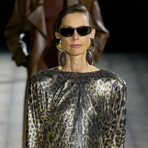 Το influence του πολέμου στη μόδα και η σύγχρονη έκφραση της θηλυκότητας | Όλα όσα ξεχωρίσαμε από την εβδομάδα μόδας στο Παρίσι