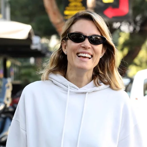 Η Βίκυ Καγιά για brunch | Εντελώς φυσική με casual outfit