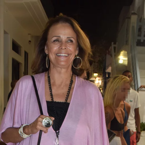 Κορίνα Τσοπέη | Η πρώην Μις Υφήλιος πούλησε το εξοχικό της στη Μύκονο μετά από 25 χρόνια