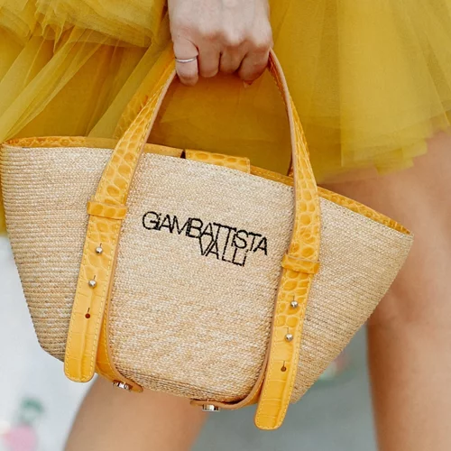 Οι designer bags που αξίζει να αποκτήσετε στις καλοκαιρινές εκπτώσεις