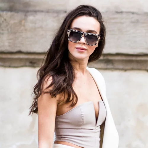 Καλοκαιρινά tops που κοστίζουν μέχρι 10 ευρώ για να ανανεώνεις συνέχεια τα looks σου