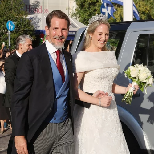 Γάμος Θεοδώρας Γλύξμπουργκ | Το νυφικό φόρεμα Ελληνίδας σχεδιάστριας που επέλεξε η νύφη