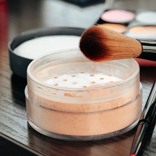 Loose Powder | 5 εναλλακτικοί τρόποι να χρησιμοποιήσεις την πούδρα προσώπου