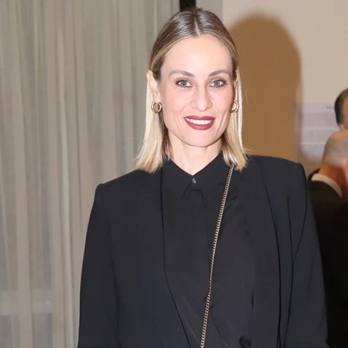 Η Ελεονώρα Μελέτη φόρεσε το ιδανικό μαύρο φόρεμα από Massimo Dutti για τις βραδινές εξόδους της σεζόν