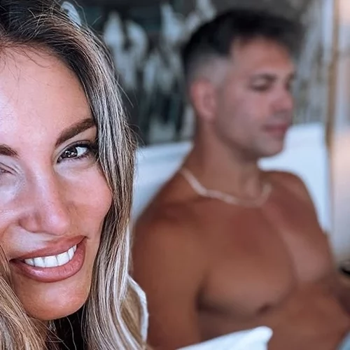 Με τον Bruno πάντα πάνω της | Η Αθηνά Οικονομάκου αποκάλυψε πως έχει τον αγαπημένο της μαζί της παντού