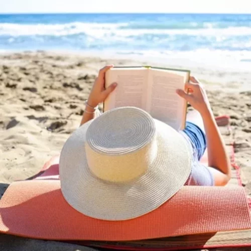 Τα βιβλία του καλοκαιριού | Όσα θα διαβάσουμε στις διακοπές και όχι μόνο