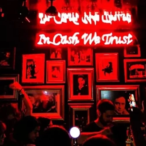 Τα μπαρ του Πειραιά | Και του λιμανιού και του σαλονιού