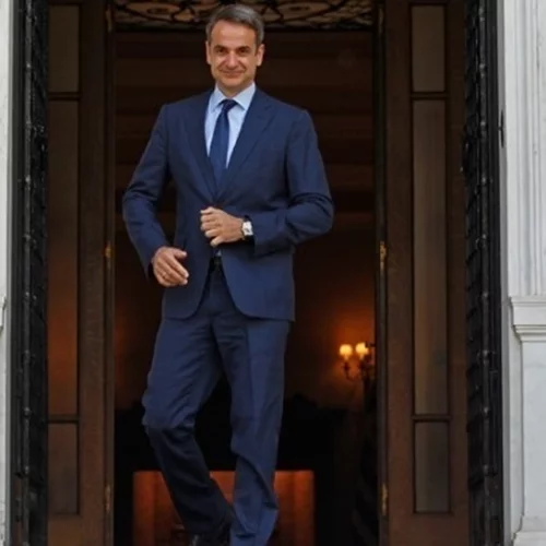 Με την πρέσβη των ΗΠΑ Kimberly Guilfoyle συναντάται ο πρωθυπουργός