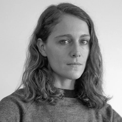 September Says | Η Ariana Labed και η πρωταγωνίστριά της, Mia Tharia, μιλούν στη Madame Figaro