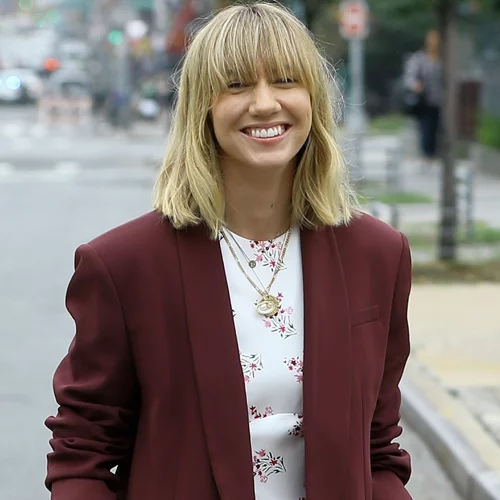 Αυτές οι μπορντό ψηλοτάκουνες μπότες από τη Zara είναι ό,τι ωραιότερο έχουμε δει τελευταία