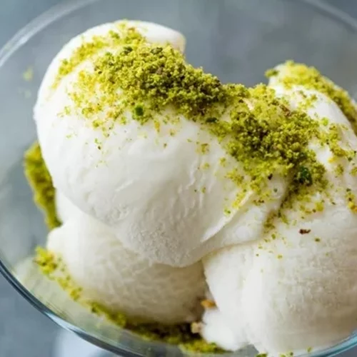 Μόνο με 4 υλικά | Το πιο εύκολο παγωτό καϊμάκι - χωρίς παγωτομηχανή