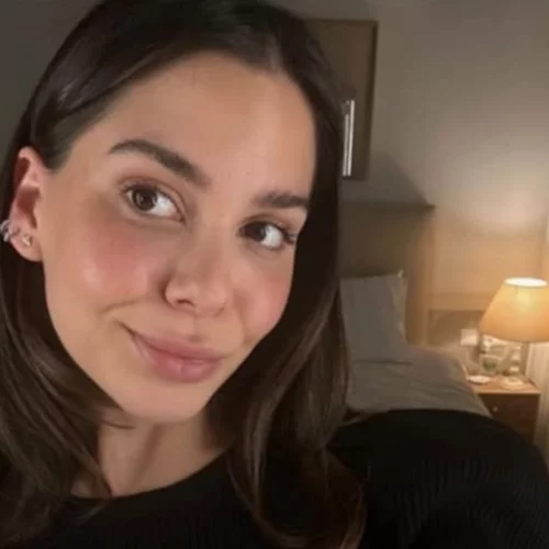 Η Αλεξάνδρα Κωστοπούλου στο μίνιμαλ υπνοδωμάτιο της | Νέο πλάνο από το σπίτι της