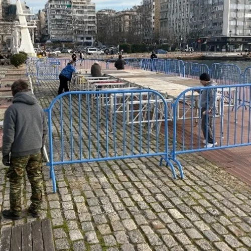Ετοιμασίες στο λιμάνι της Θεσσαλονίκης για την τελετή καθαγιασμού των Υδάτων