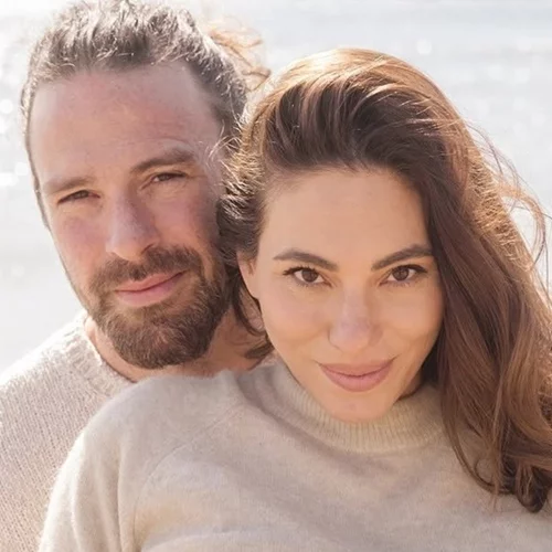 Ευρυδίκη Βαλαβάνη | Ποιο είναι το φύλο του μωρού της; Το video για... δυνατούς λύτες