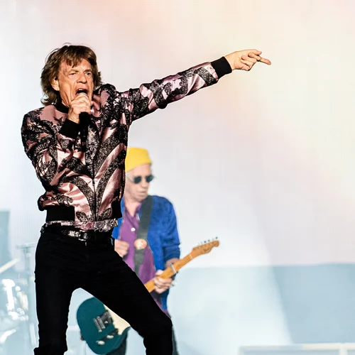 Όλες οι πρώην σύντροφοι του Μικ Τζάγκερ και τα παιδιά τους έχουν κοινό, οικογενειακό whatsapp