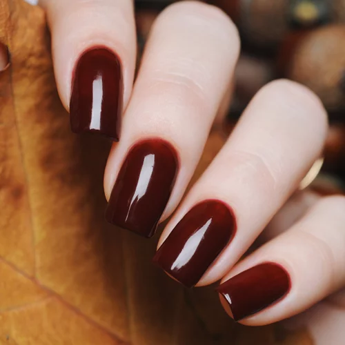 Έχεις λεπτά νύχια που σπάνε εύκολα; Το TikTok trend που υπόσχεται πιο δυνατά νύχια σε μόλις 1 εβδομάδα