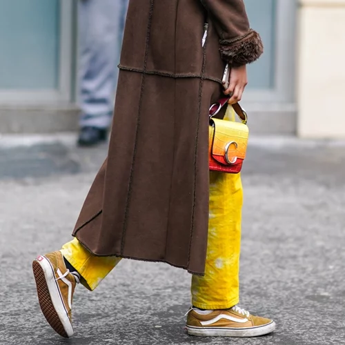 Εσύ θα φορούσες τα Vans σου σ' ένα πάρτι ή night out; Τα δυο ζευγάρια που θα σε πείσουν