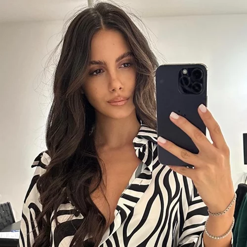 Η Αλεξάνδρα Νίκα φόρεσε το ιδανικό chic παντελόνι για τις πασχαλινές εμφανίσεις σου