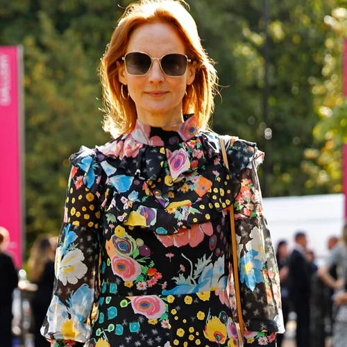 Αυτές είναι οι H&M μπότες που ταιριάζουν τέλεια με φθινοπωρινά φορέματα | Θα λάβεις σίγουρα κοπλιμέντα