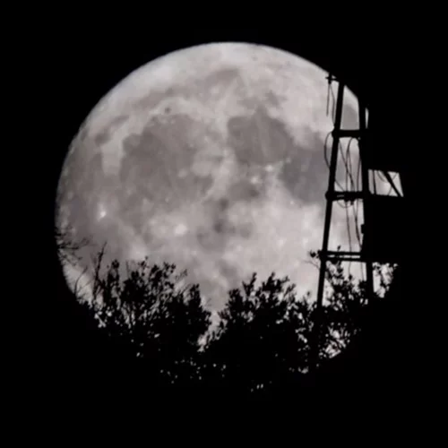 Πανσέληνος Μαΐου 2025: Πότε θα δούμε στον ουρανό το "φεγγάρι των Λουλουδιών"