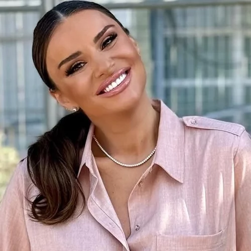 "Σαν δυο σταγόνες νερό" | Η φωτογραφία της Ελένης Τσολάκη με τη μαμά της και οι τρυφερές ευχές για τη γιορτή της