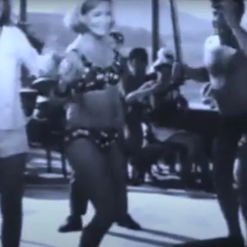 Η φωτογραφία – ντοκουμέντο από τον γάμο του Κώστα Βουτσά με την Έρρικα Μπρόγιερ