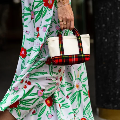 Ποια είναι η ιδανική τσάντα για να επενδύσεις ανάλογα με την ηλικία σου;