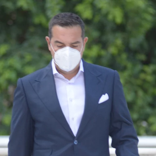 Θετικός στον κορονοϊό ο Αλέξης Τσίπρας | Τα συμπτώματα που εμφάνισε - Τα "περαστικά" του Κυριάκου Μητσοτάκη