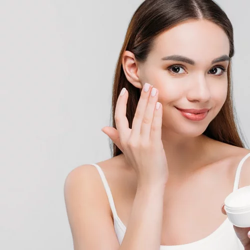 Ξηρή επιδερμίδα | Τα καλύτερα ενυδατικά προϊόντα για να νιώσεις πάλι άνετα μέσα στο δέρμα σου