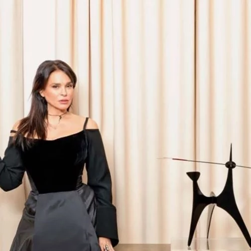 Με θέα την Ακρόπολη | Το δείπνο της Σήλιας Κριθαριώτη στο μαγευτικό μπαλκόνι του σπιτιού της