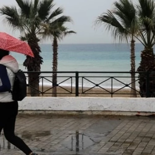 Έρχονται μπόρες και πτώση της θερμοκρασίας το Σαββατοκύριακο - Πότε και από πού αλλάζει ο καιρός - Η τάση για τη νέα εβδομάδα