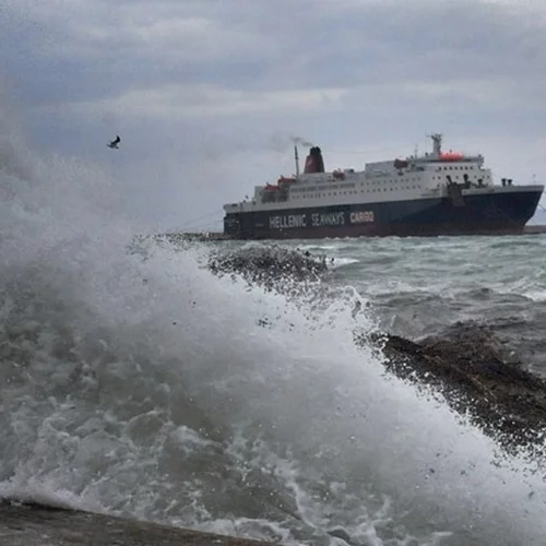 Ισχυροί άνεμοι δυσχεραίνουν τα ακτοπλοϊκά δρομολόγια