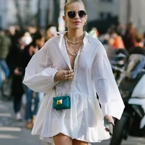 Αυτή η ελαιώδης μάσκα μαλλιών εφαρμόζεται πριν από το λούσιμο και χαρίζει στα μαλλιά το shiny εφέ που όλες οι γυναίκες λατρεύουμε