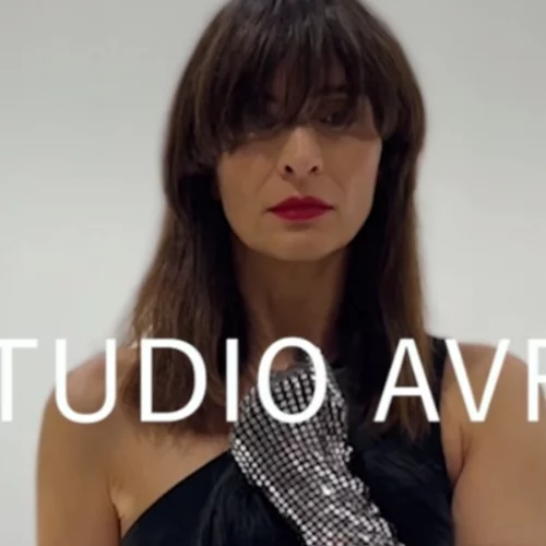 Η Αντιγόνη Κουλουκάκου όπως δεν την έχεις ξαναδεί | H ανατρεπτική fashion συνεργασία με τη Μάρα Δεσύπρη