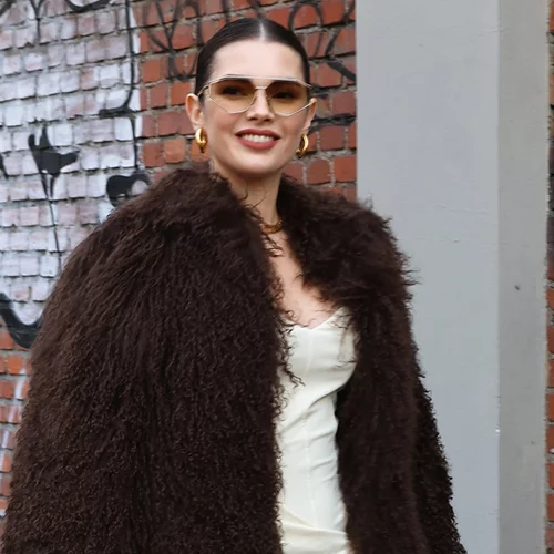 Τα πιο κομψά χειμερινά looks που μπορείς να δημιουργήσεις με μία faux γούνα