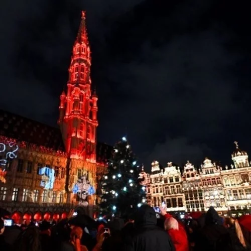 Στις Βρυξέλλες, μια χριστουγεννιάτικη φάτνη προκαλεί έριδες