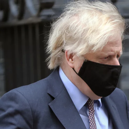 Κανένα σχόλιο από Boris Johnson και πρίγκιπα Κάρολο για τη συνέντευξη του Harry και της Meghan
