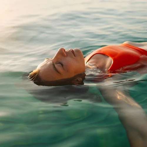 8 δροσερά after sun προϊόντα που θα βρεις στο φαρμακείο της γειτονιάς σου