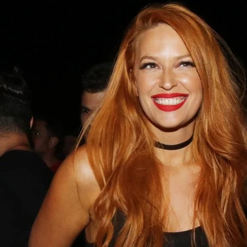 Βραδινή έξοδος για τη Σίσσυ Χρηστίδου | Το δαντελένιο φόρεμά της είναι πολύ αγαπημένο της για έναν ιδιαίτερο λόγο