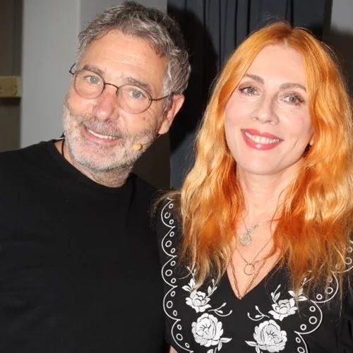 Σμαράγδα Καρύδη | Για κρασί με τις φίλες της