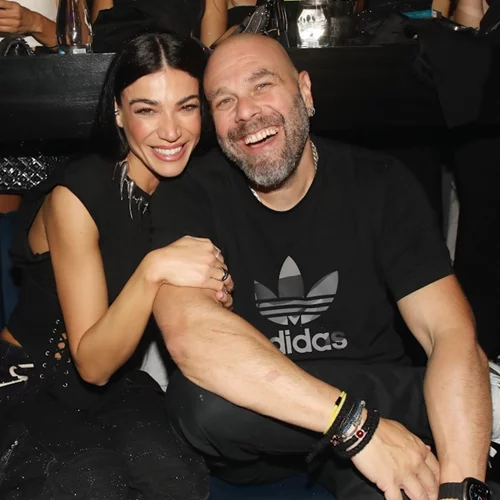 Couple goals για Ήβη Αδάμου & Μιχάλη Κουινέλη | Με ταιριαστό look σε βραδινή έξοδο