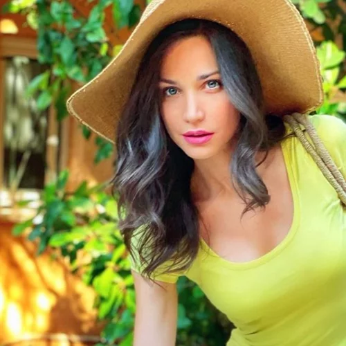 Η Κατερίνα Γερονικολού φορά ένα μαύρο lingerie και είναι πιο sexy από ποτέ | Η φωτογραφία στο Instagram