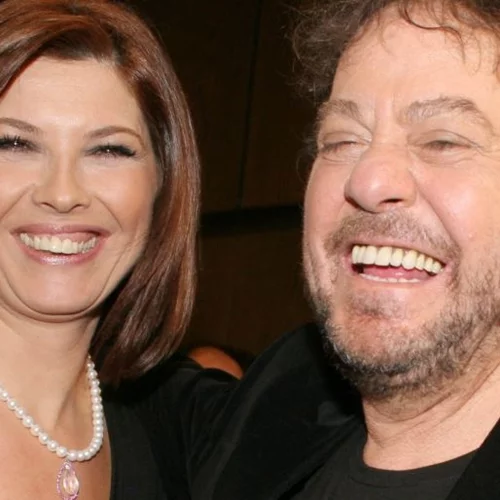 Όταν ο Γιάννης Πάριος και η Σοφία Αλιμπέρτη είχαν κάνει αναπαράσταση την πρώτη τους γνωριμία στην Πάρο