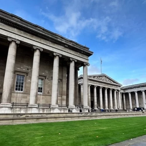 Βρετανικό Μουσείο: Σάλος με δημοσίευμα για τις συνθήκες φύλαξης των Γλυπτών του Παρθενώνα - "Προστατεύονται με σεντονόπανο"