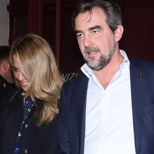 Νικόλαος Ντε Γκρες – Χρυσή Βαρδινογιάννη | Το ζευγάρι και οι καλεσμένοι στο pre-wedding party