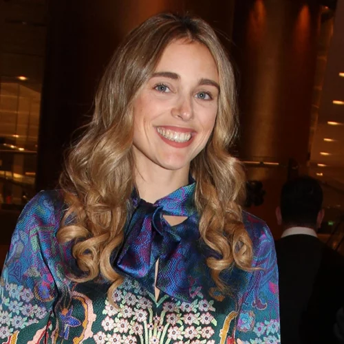 Μαριάννα Γουλανδρή | Η εμφάνισή της με δημιουργία Έλληνα σχεδιαστή που μας θύμισε το "Emily in Paris"