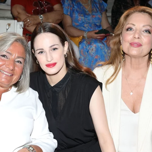 Η Άντζελα Γκερέκου αποχαιρετά τον Μίμη Πλέσσα με φωτογραφία δίπλα στον Τόλη Βοσκόπουλο "Σχέσεις αγάπης και πραγματικής φιλίας"