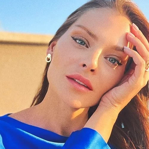 Υβόννη Μπόσνιακ | Η τάση ομορφιάς στην οποία -παραδόξως- υπέκυψε