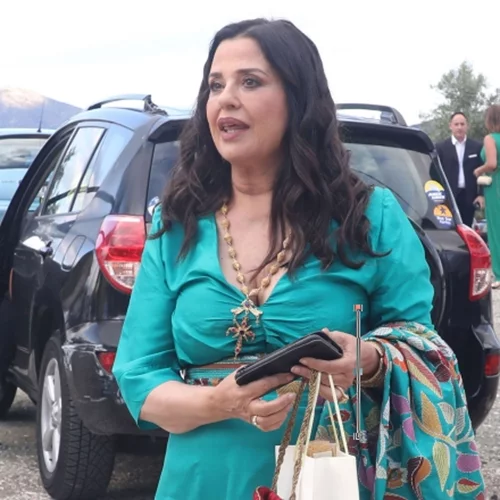 H καλοκαιρινή Μαρία Τζομπανάκη | Στη σεζλόνγκ με το μαγιό της